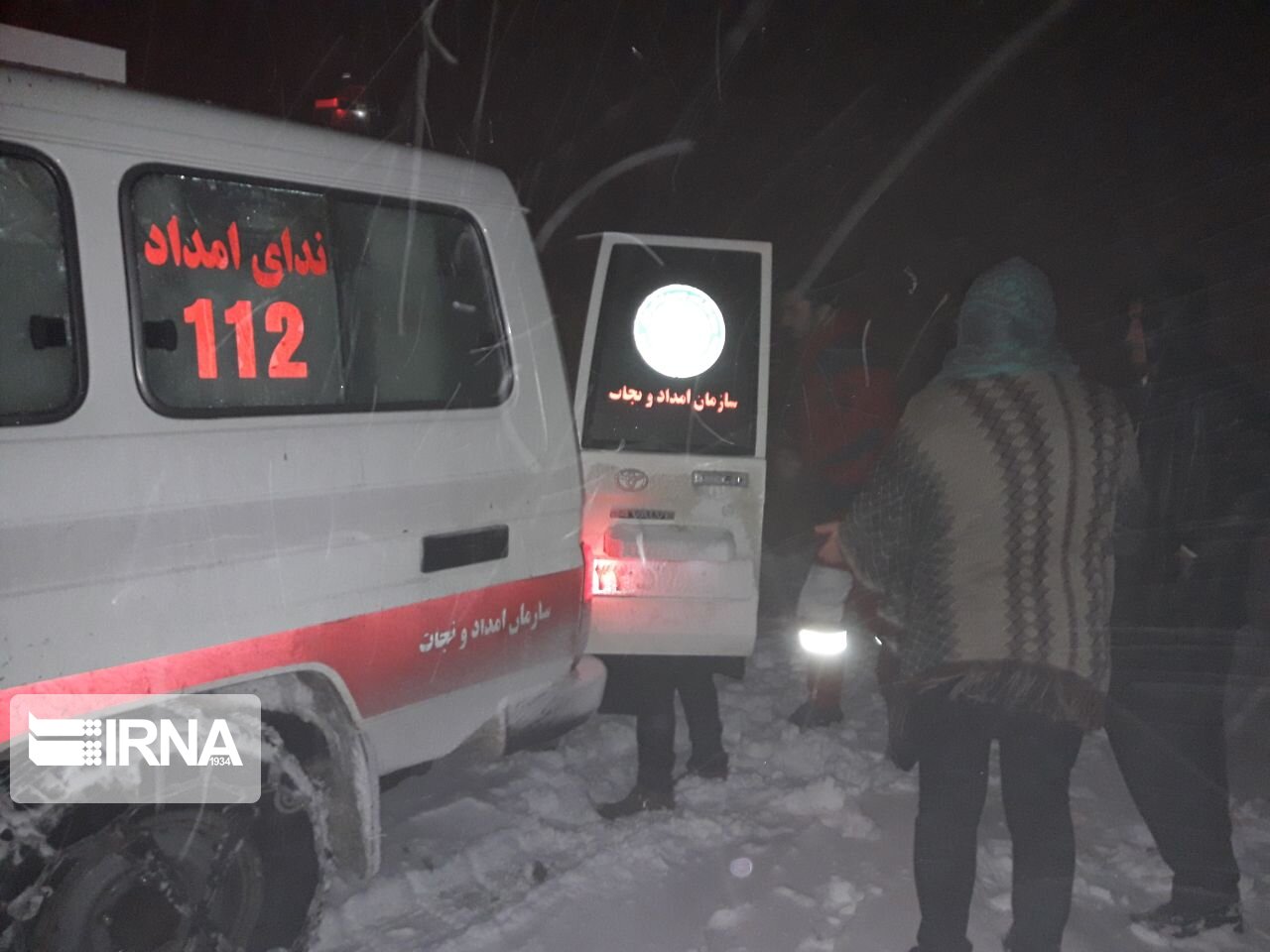 ۴۲۶۰ مسافر گرفتار در برف محورهای خراسان رضوی امدادرسانی شدند