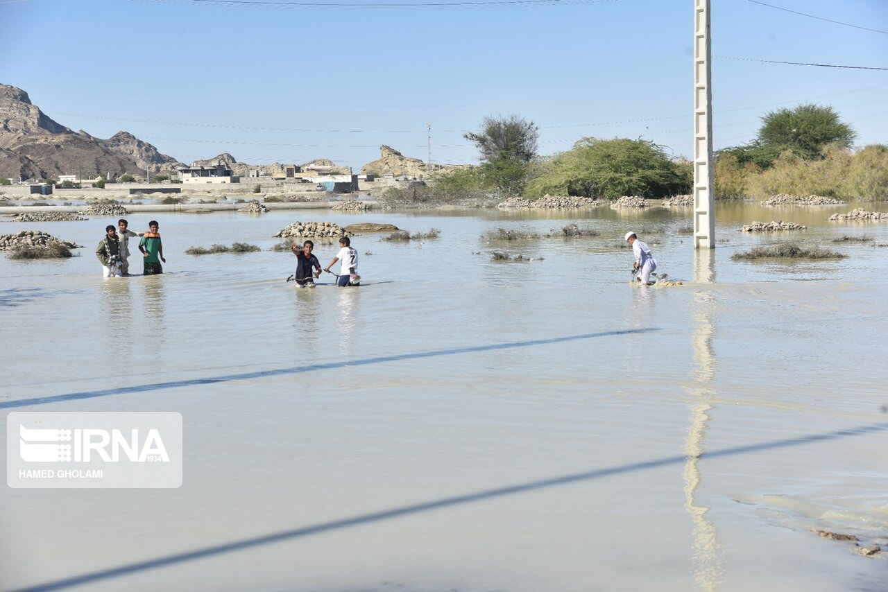 جهانگیری مصوبه بازسازی مناطق سیل‌زده را ابلاغ کرد
