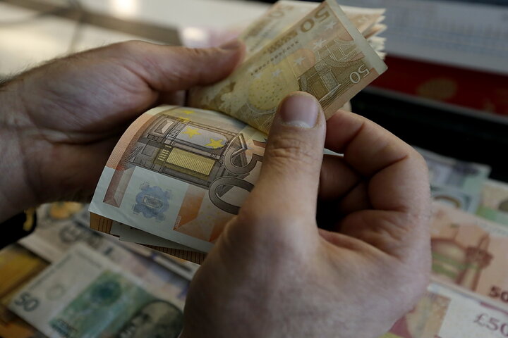 افزایش نرخ یورو، پوند و ۱۴ ارز رسمی‌ کشورها
