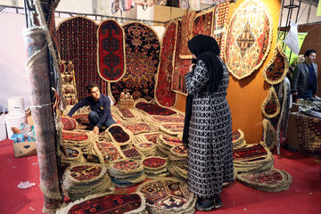 سهم ۲۰ درصدی فارس از صادرات فرش دستباف ایران