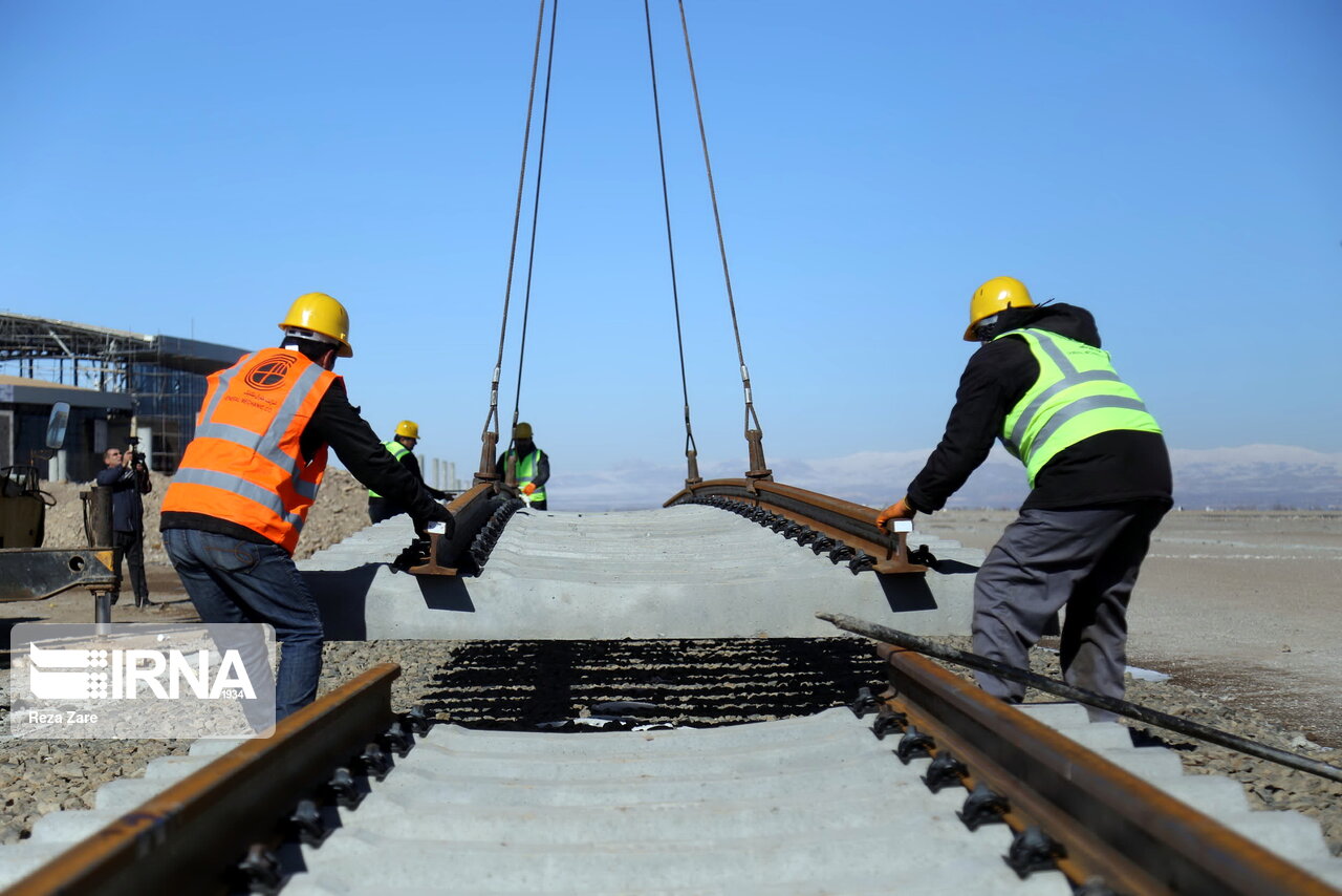 ریلگذاری 64 کیلومتر مسیر جدید ریلی در دولت سیزدهم