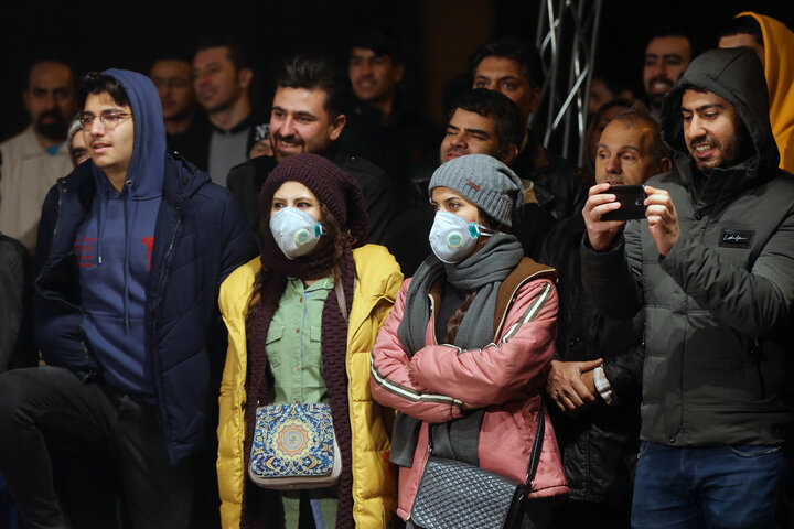 تماشاگران خیابانی جشنواره تئاتر فجر