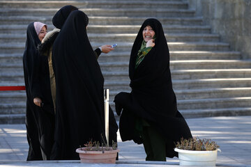 ایرنا - تهران - جلسه هیات دولت روز چهارشنبه به ریاست حجت الاسلام والمسلمین حسن روحانی رییس جمهوری برگزار شد. سپس وزار با حضور در جمع خبرنگاران، به سوالات مطرح شده پاسخ دادند. 
