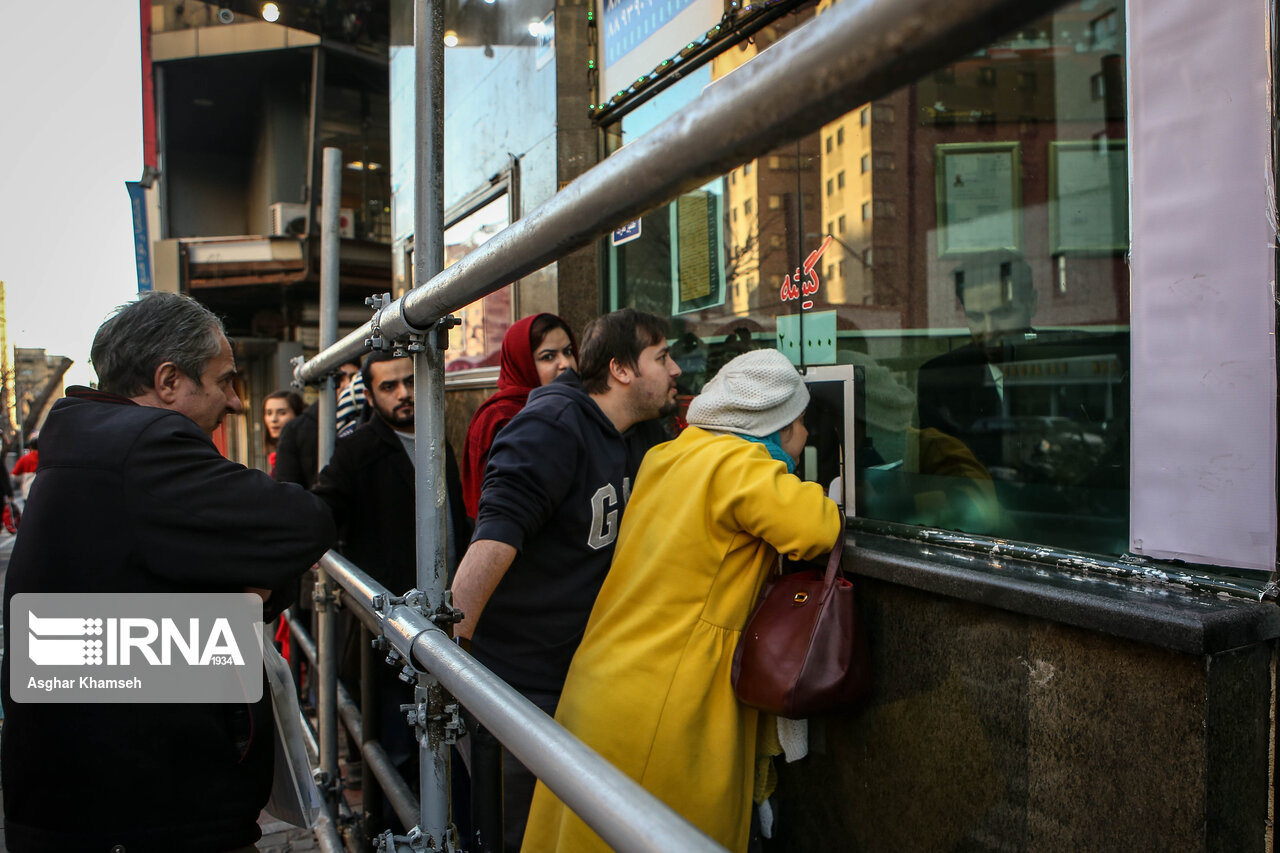 روشنی چراغ سینماها با فروش روزی تقریبا 350 بلیت