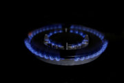 فرماندار تربت‌حیدریه: تامین گاز منازل اولویت در روزهای سرد است