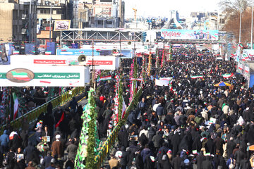 گزارش رویترز از  راهپیمایی سالگرد انقلاب اسلامی