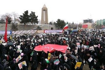 مستی مادستان از ساز و آواز عید انقلاب