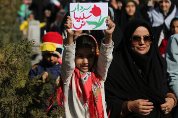 ایرنا-بیرجند- راهپیمایی یوم الله ۲۲ بهمن و بزرگداشت چهل و یکمین سالگرد پیروزی انقلاب اسلامی  با حضور پرشور مردم و مسوولان در بیرجند برگزار شد. عکاس: مجتبی گرگی
