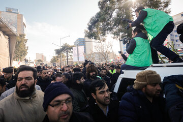 حضور رئیس جمهوری در راهپیمایی 22 بهمن/امین جلالی
