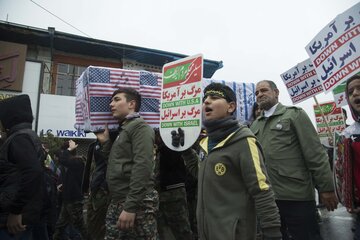 ایرنا-گرگان- مراسم راهپیمایی یوم الله ۲۲ بهمن و بزرگداشت سالگرد پیروزی شکوهمند انقلاب اسلامی روز سه شنبه همزمان با سراسر کشور در گرگان برگزار شد. عکاس: راحله حصاری