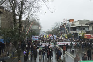 ایرنا-گرگان- مراسم راهپیمایی یوم الله ۲۲ بهمن و بزرگداشت سالگرد پیروزی شکوهمند انقلاب اسلامی روز سه شنبه همزمان با سراسر کشور در گرگان برگزار شد. عکاس: راحله حصاری