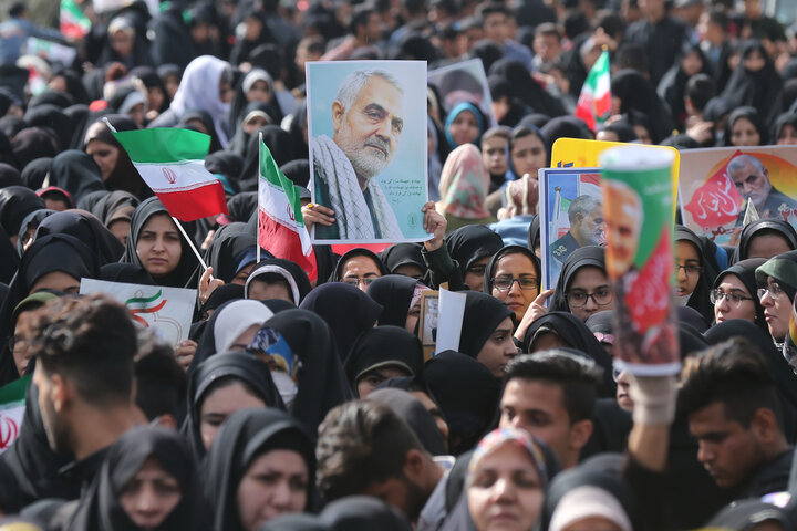 حضور مردم در راهپیمایی ۲۲ بهمن و انتخابات نشان از ایستادگی در برابر دشمنان است