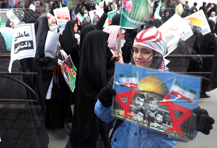 رمز موفقیت انقلاب اسلامی داشتن اقتدار است