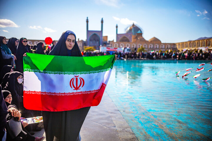پاسخ ملت به آشوبگران؛ ایران به پا خاست