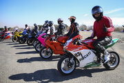 Motorrad-Wettbewerbe von Frauen im Iran