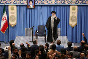 Ayatolá Jamenei: Debemos equiparnos con las armas de “guerra blanda”

