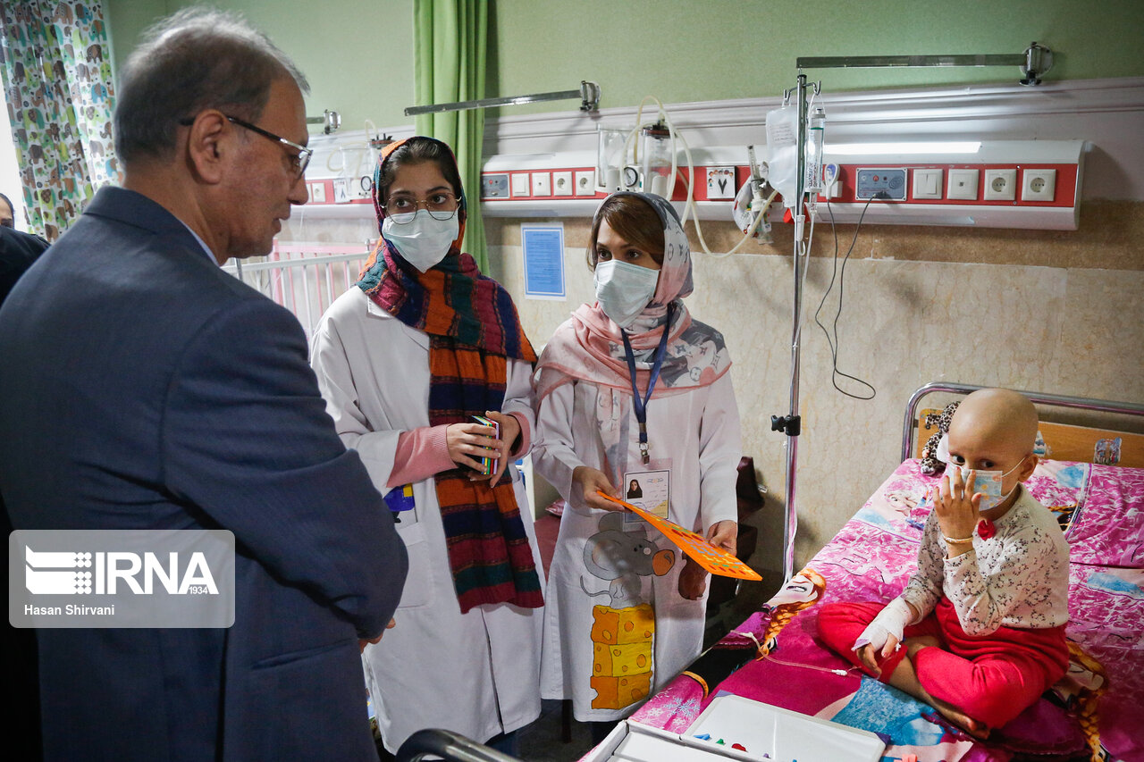 بازدید سخنگوی دولت از بیمارستان کودکان بهرامی