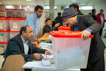 فرماندار مهریز: نمایندگان فرمانداری در انتخابات اصل بی‌طرفی را رعایت کنند