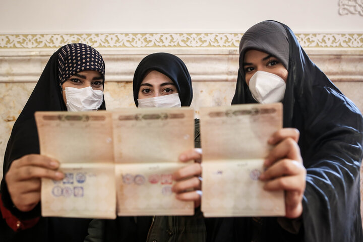 ارتقای امنیت هویتی در گرو تعویض شناسنامههای جلد قرمز