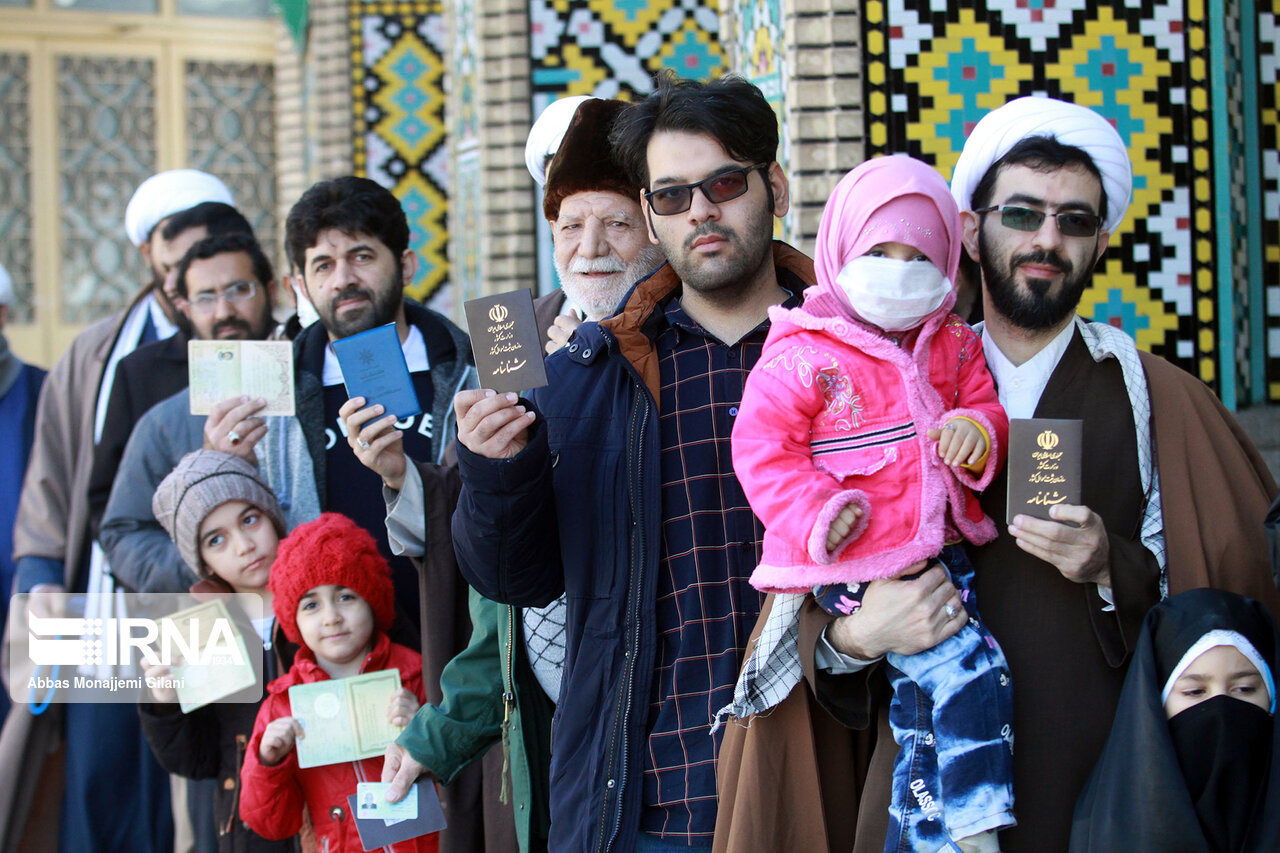 ۲۲۳ شعبه اخذ رای مهیای حماسه آفرینی شهروندان جنوب استان مرکزی ۲۲۳ شعبه اخذ رای مهیای حماسه آفرینی شهروندان جنوب استان مرکزی