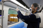 Fumigar los vagones de metro en Tabriz para combatir el coronavirus