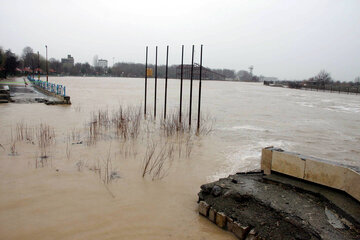 بارش شدید باران و خروش رودخانه «گلرود» در بروجرد