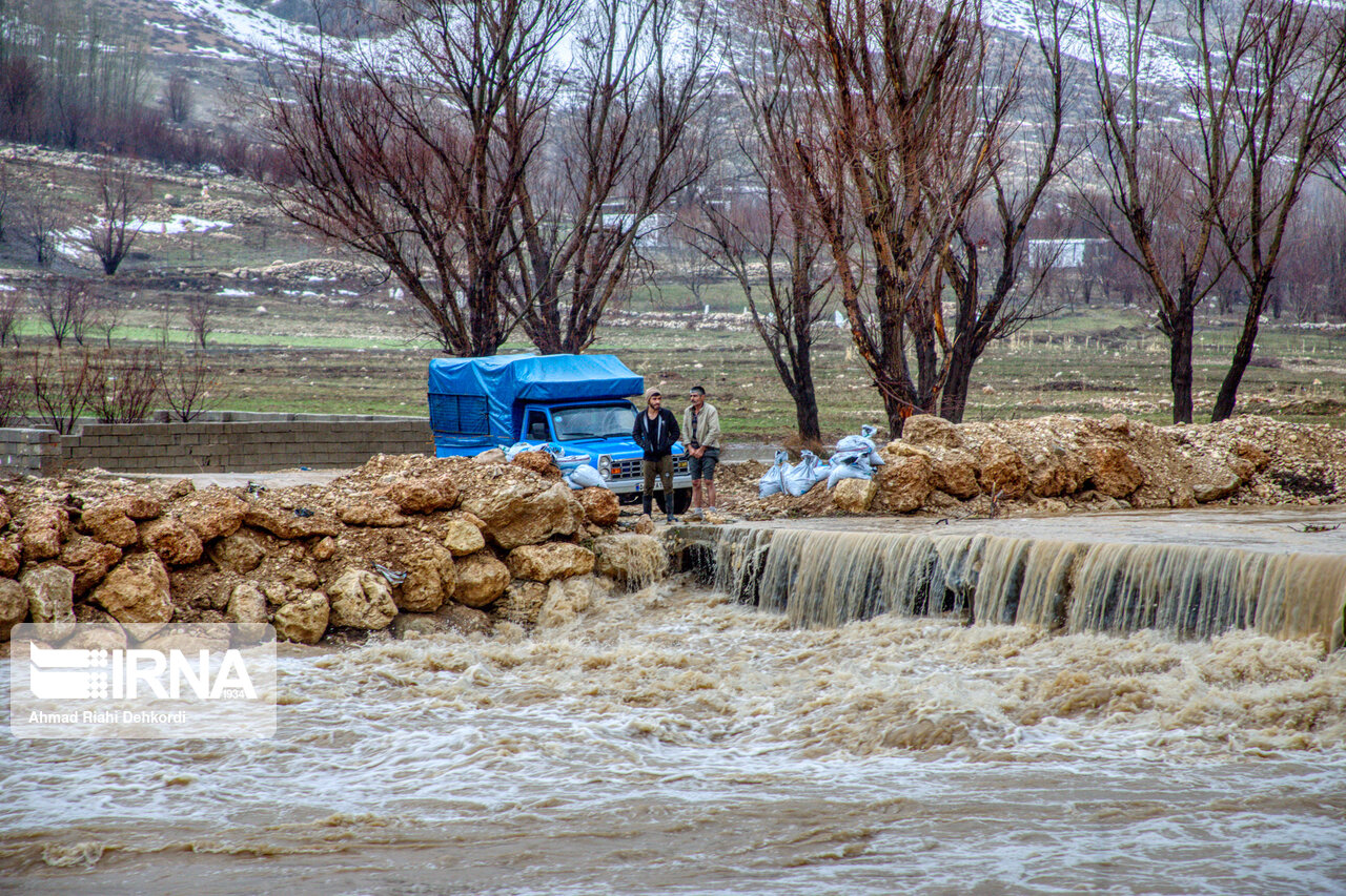 جاری شدن سیلاب به عشایر خانمیرزا در چهارمحال و بختیاری خسارت وارد کرد