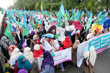 راهپیمایی روز جهانی زن در اسلام آباد