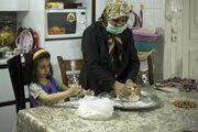زنان ایرانی همزمان با ایفای نقش در خانواده مسئولیت اجتماعی خود را نیز انجام می‌دهند