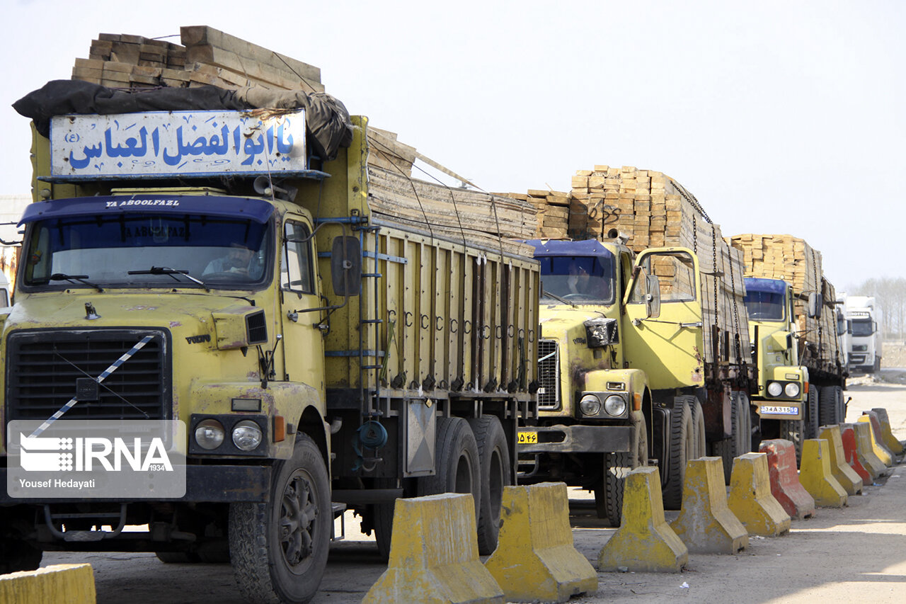 فزونی ۳۰ درصدی حمل بار در کارنامه کامیون‌داران فارس