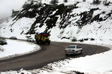 رانندگان برای تردد در محورهای کوهستانی گیلان به زنجیرچرخ مجهز باشند