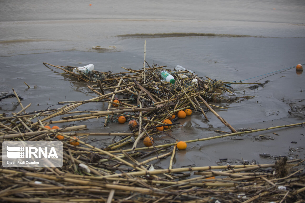 سالانه بیش از ۱۲۲ هزار تن آلاینده وارد دریای خزر میشود سالانه بیش از ۱۲۲ هزار تن آلاینده وارد دریای خزر میشود