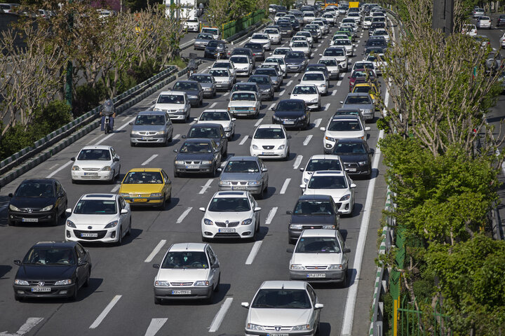 ترافیک در مسیرهای استان‌تهران نیمه سنگین تا سنگین است