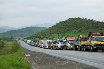 ترافیک سنگین در محورهای چالوس- کرج و قزوین- کرج