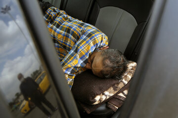 تأثیر اقتصادی کرونا بر رانندگان تاکسی فرودگاه