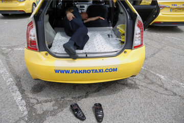 تأثیر اقتصادی کرونا بر رانندگان تاکسی فرودگاه