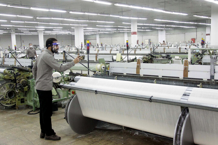تولیدکنندگان صنعت نساجی برای حفظ اشتغال و استمرار تولید تلاش می کنند