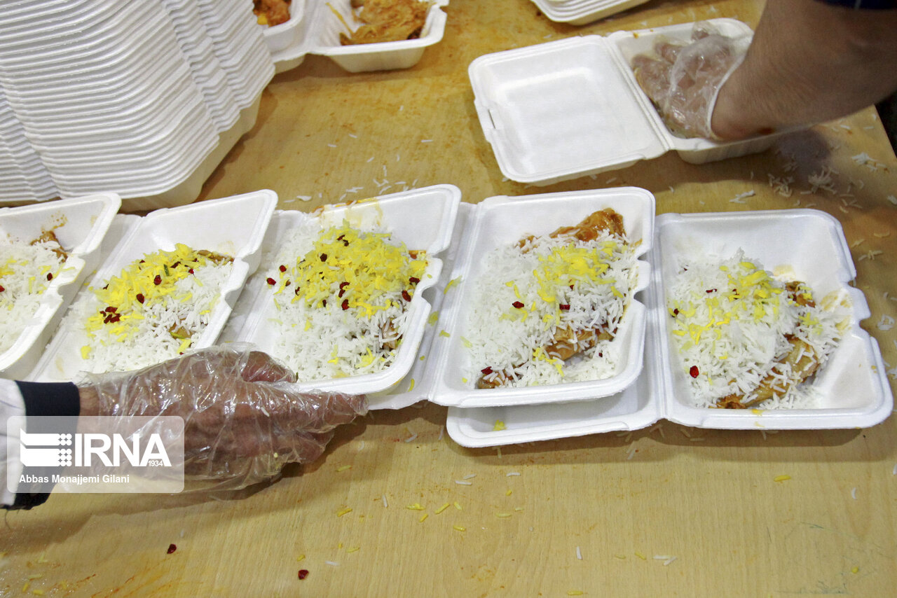  ۱۰ هزار پرس غذای گرم بین خانواده‌های زندانیان خراسان شمالی توزیع شد