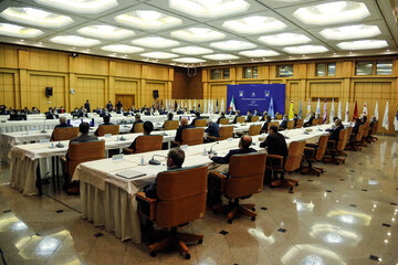 جلسه مدیران ارشد بانک مرکزی با جهانگیری