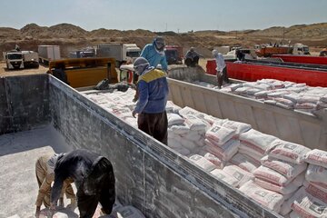 بیش از ۱۹۵ میلیون تن کالا از بازارچه مرزی سومار به عراق صادر شد