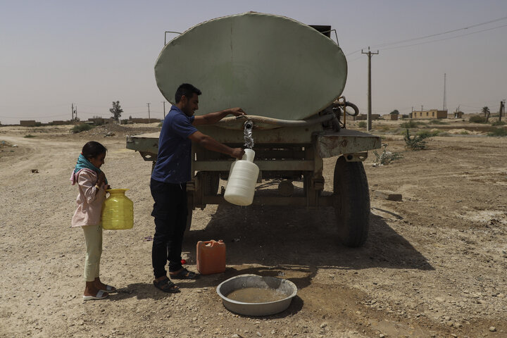 استاندار خوزستان:مشکل آب ۳۵ روستای شرق غیزانیه تا ۱۰ روز آینده حل می‌شود