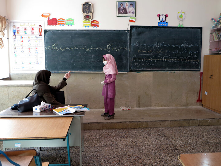 ارزشیابی کیفی-توصیفی دانشآموزان ابتدایی تا ۱۲ خرداد ادامه دارد/ عدم برگزاری امتحانات در روزهای تعطیلی آلودگی هوا