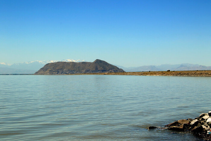 وضعیت مناسب دریاچه ارومیه در فصل گرما ادامه دارد