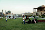 بقای آثار تاریخی اصفهان منوط به تبسم زاینده‌رود 