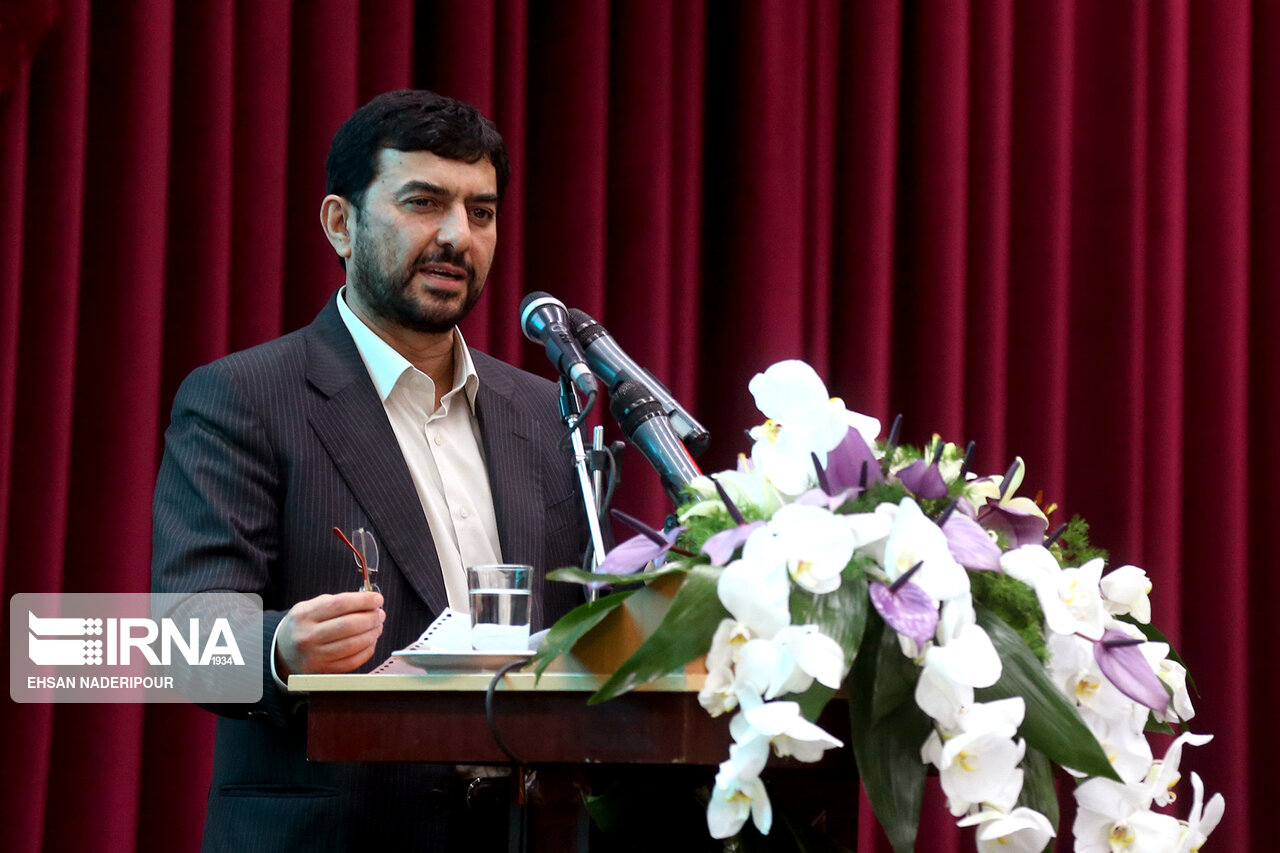 مدرس خیابانی: ۸۵ درصد واردات کشور مواد اولیه است مدرس خیابانی: ۸۵ درصد واردات کشور مواد اولیه است