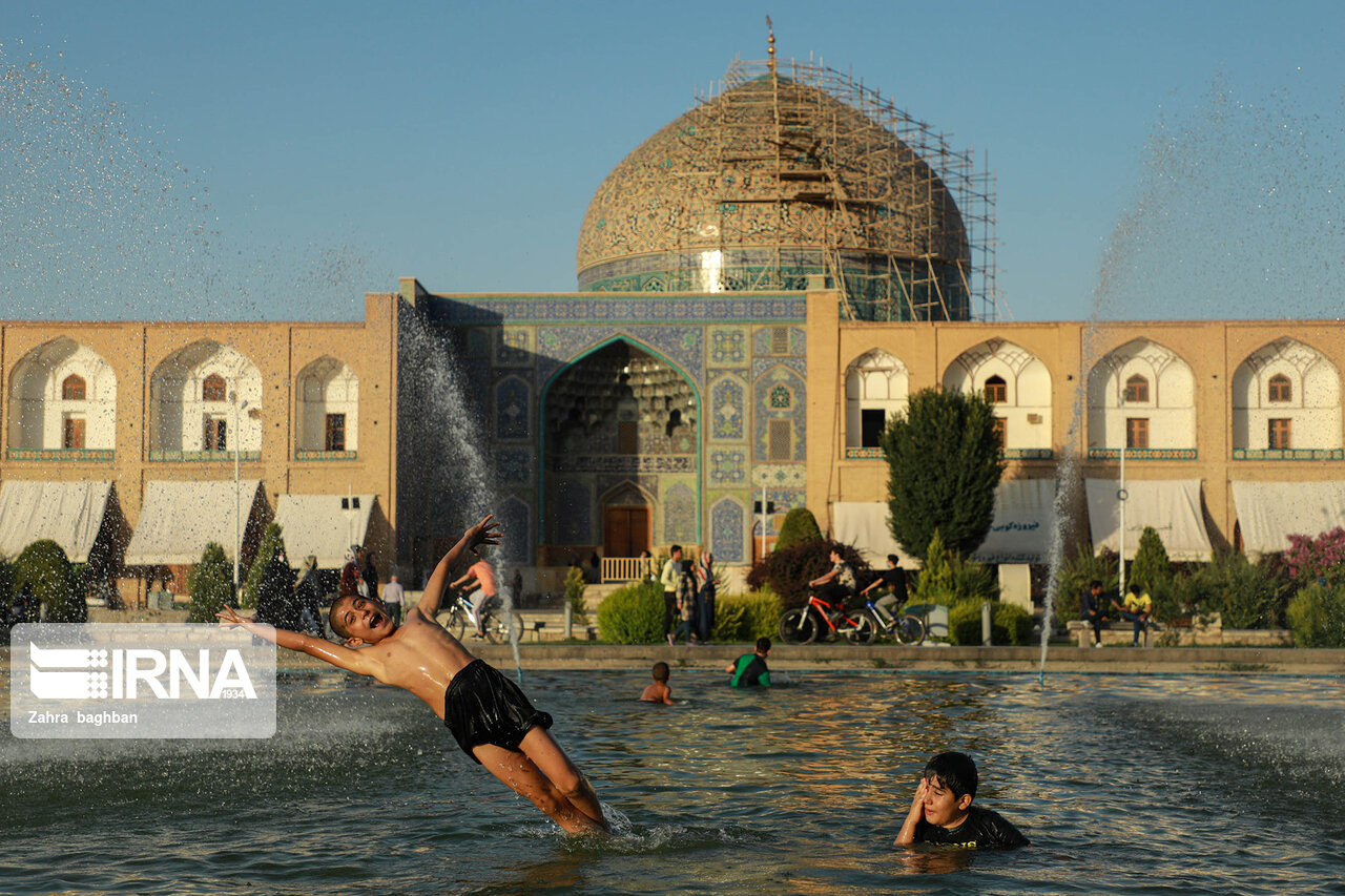 هوا در بیشتر مناطق کشور به جز نوار شمالی صاف و آفتابی است