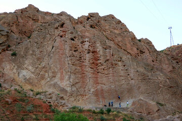 اطلاعات سازمان زمین‌شناسی به شکل یکسان به بخش خصوصی ارایه می‌شود