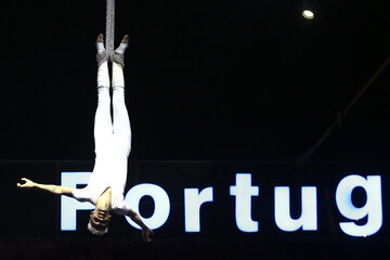 Autocirco Irán-Portugal en la Torre Milad