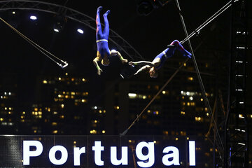 Autocirco Irán-Portugal en la Torre Milad