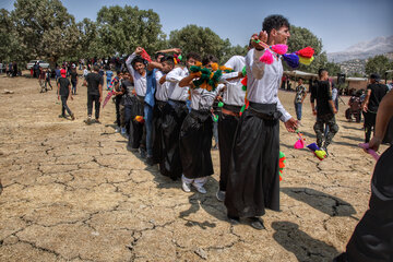 Cérémonie de mariage dans la tribu Bakhtiari: un festival de couleurs et de musique